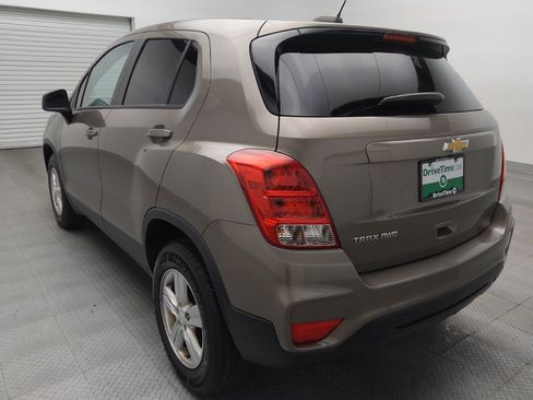 Used 2022 Chevrolet Trax LS w/ Tint and Cruise Package AWD/4WD image 5