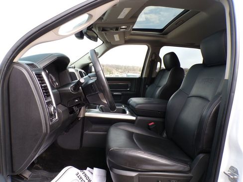 Used 2017 RAM 1500 Laramie w/ Convenience Group image 16