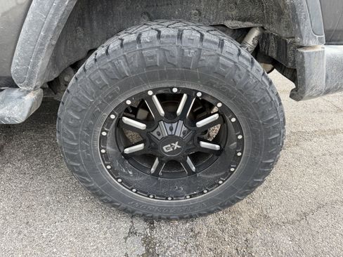 Used 2019 Jeep Wrangler Sport image 14