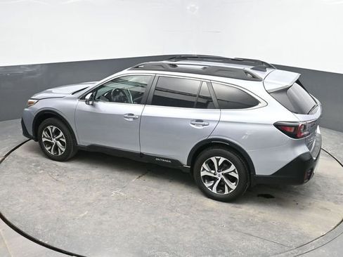 Used 2021 Subaru Outback Limited image 23