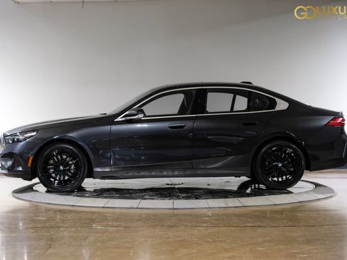 Used 2024 BMW 530i xDrive image 13