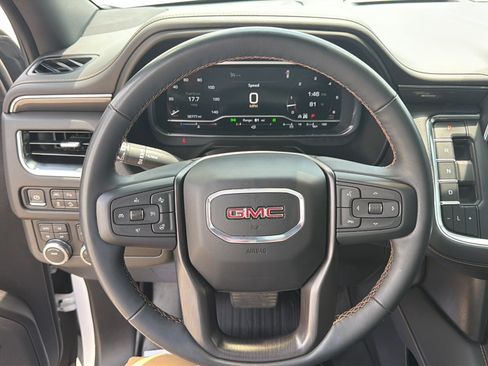 Used 2023 GMC Yukon XL AT4 AWD/4WD image 9