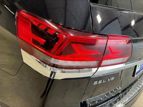 Used 2023 Volkswagen Atlas SEL Premium AWD/4WD image 23