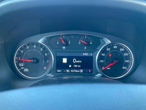 Used 2023 GMC Acadia SLT image 17