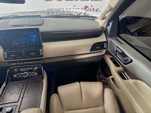 Certified 2022 Lincoln Navigator 4WD image 29