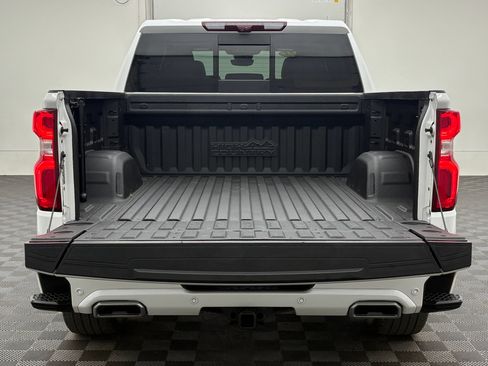 Used 2023 Chevrolet Silverado 1500 High Country AWD/4WD image 12