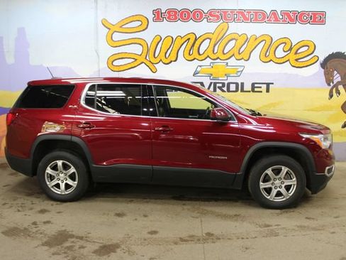 Used 2018 GMC Acadia SLE FWD image 1