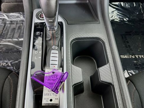 Used 2023 Nissan Sentra SR w/ Electronics Package FWD image 23