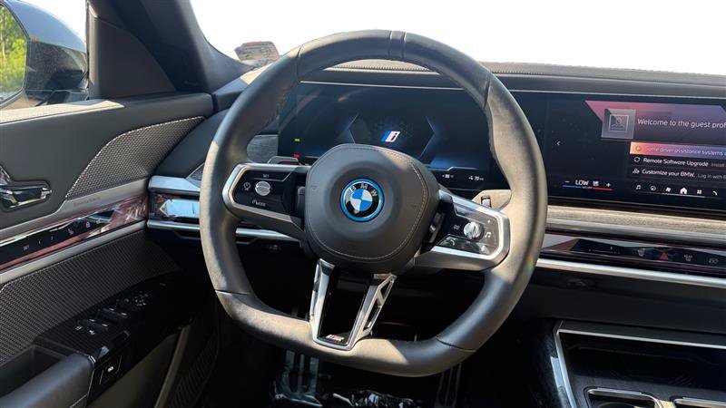 Used 2023 BMW i7 xDrive60 AWD/4WD image 13
