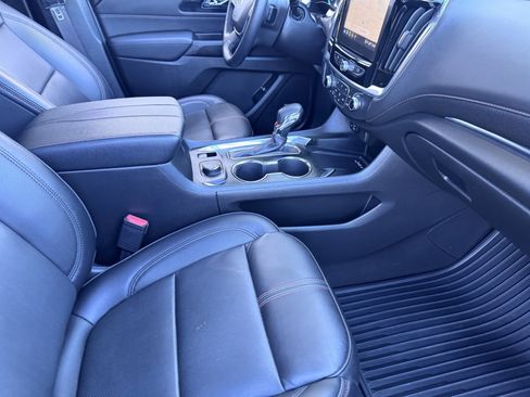 Used 2023 Chevrolet Traverse RS image 14