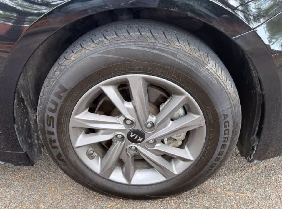 Used 2020 Kia Optima LX FWD image 4