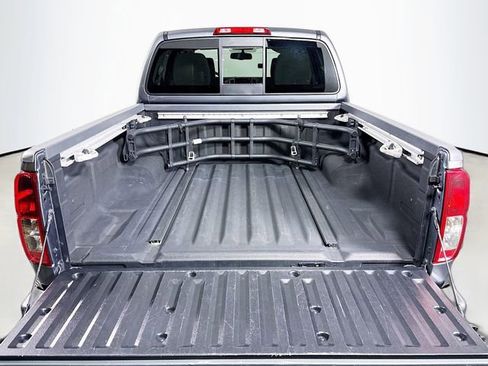 Used 2020 Nissan Frontier SV w/ Midnight Edition Floor Mats image 24