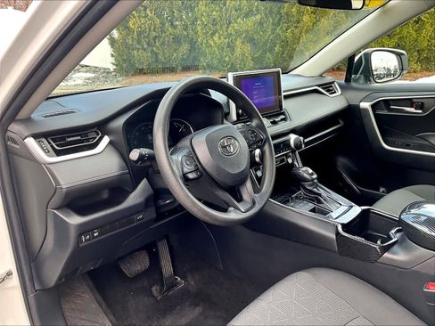 Used 2023 Toyota RAV4 XLE w/ Convenience Package image 8