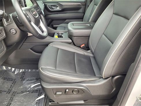Used 2023 GMC Yukon XL SLT w/ SLT Premium Package image 19