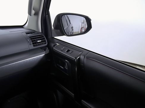 Used 2022 Toyota 4Runner TRD Off-Road Premium AWD/4WD image 24