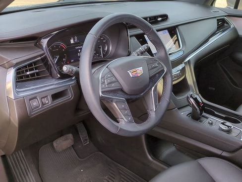 Certified 2023 Cadillac XT5 Premium Luxury image 2