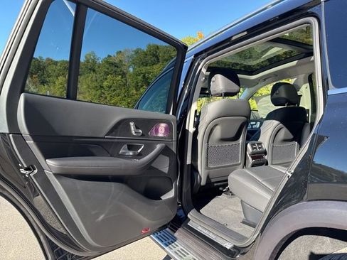 New 2026 Mercedes-Benz GLS 450 4MATIC image 25