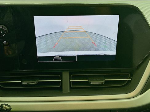 Used 2024 Chevrolet Trax LS FWD image 22