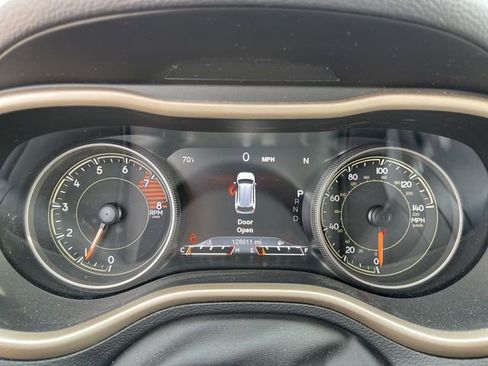 Used 2017 Jeep Cherokee Limited AWD/4WD image 15