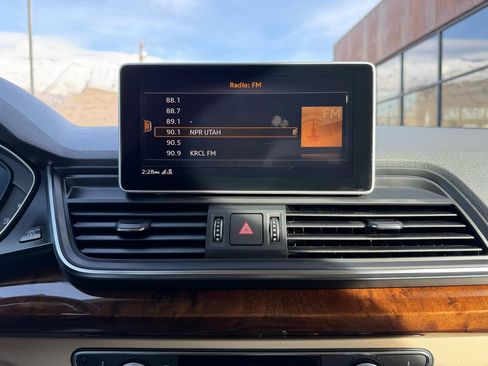 Used 2018 Audi Q5 2.0T Premium Plus w/ Premium Plus Package image 16