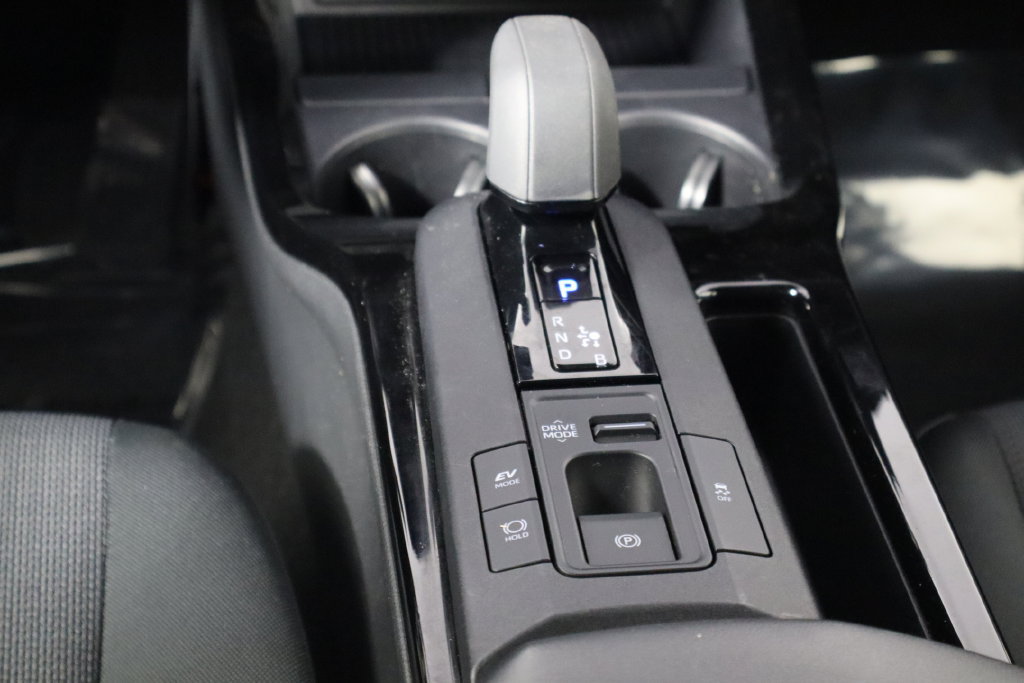 Used 2025 Toyota Prius LE FWD image 27