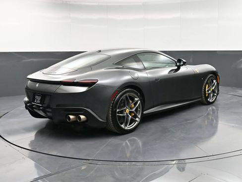 Used 2022 Ferrari Roma image 8