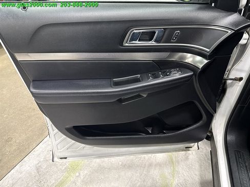 Used 2018 Ford Explorer XLT w/ Equipment Group 201A image 25