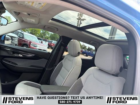 Used 2024 Chevrolet TrailBlazer LT w/ LT Cold Weather Package FWD image 15