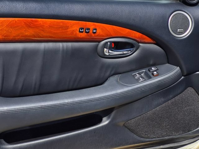 Used 2005 Lexus SC 430 Convertible RWD image 16