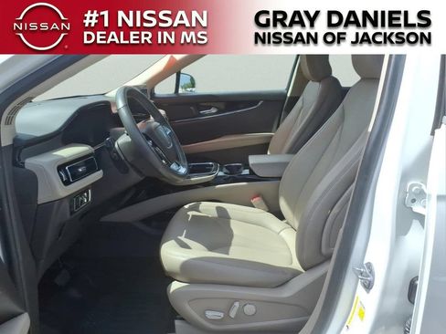 Used 2023 Lincoln Nautilus FWD w/ Premium Package image 22