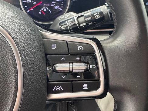 Used 2022 Kia Carnival SX FWD image 16
