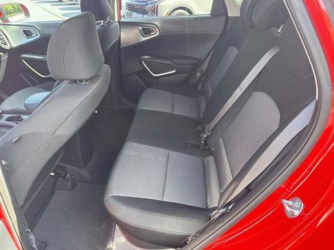 Used 2025 Kia Soul LX image 12