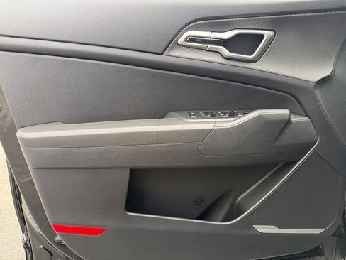 Certified 2023 Kia Sportage LX AWD/4WD image 9