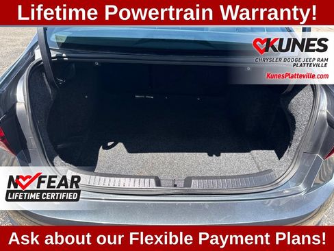 Used 2025 Volkswagen Jetta SE FWD image 29