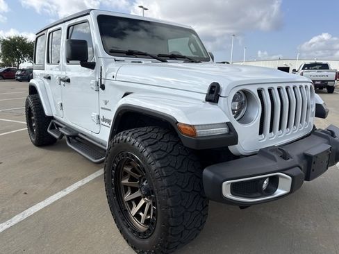 Used 2023 Jeep Wrangler Unlimited Sahara w/ LED Lighting Group AWD/4WD image 3