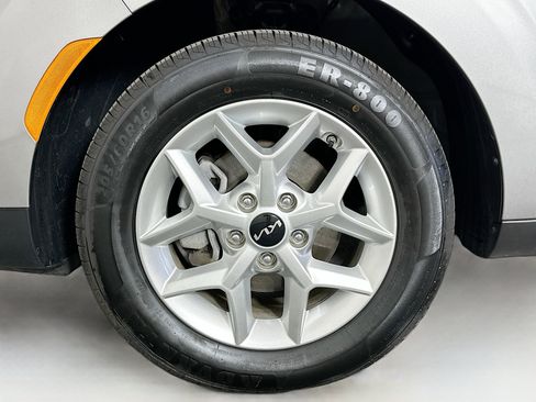 Used 2025 Kia Soul LX w/ LX Technology Package image 11