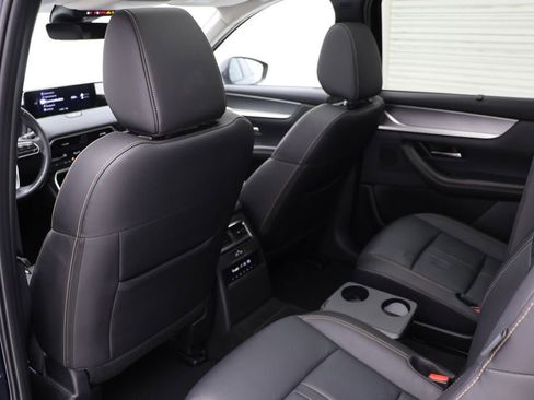 Used 2024 MAZDA CX-90 Plug-In Hybrid w/ Premium Pkg image 11