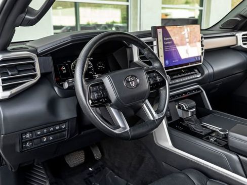 Used 2022 Toyota Tundra Platinum w/ Advanced Package AWD/4WD image 17