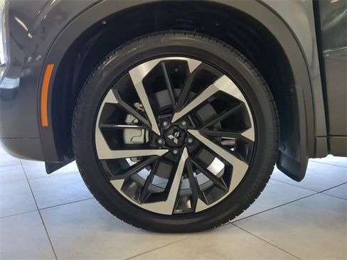New 2025 Mitsubishi Outlander SEL image 37