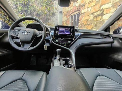 Used 2022 Toyota Camry SE image 41