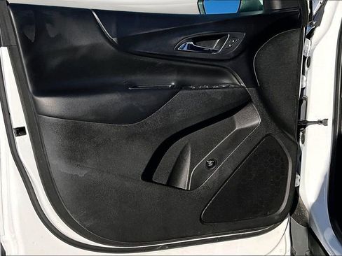 Used 2018 Chevrolet Equinox LT image 21