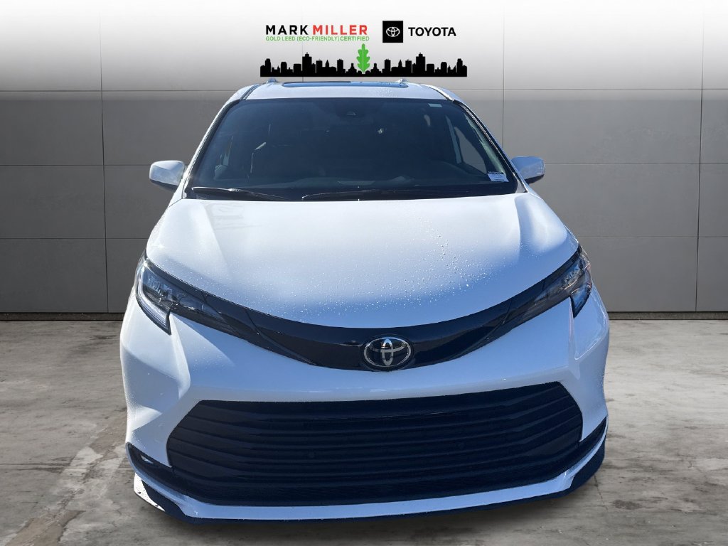 New 2026 Toyota Sienna XLE Woodland Edition AWD/4WD image 8