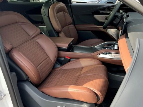 New 2026 Lincoln Nautilus Reserve AWD/4WD image 6