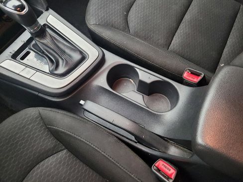 Used 2019 Hyundai Elantra SE w/ Cargo Package image 26