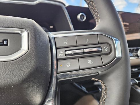 New 2026 GMC Canyon Denali image 13