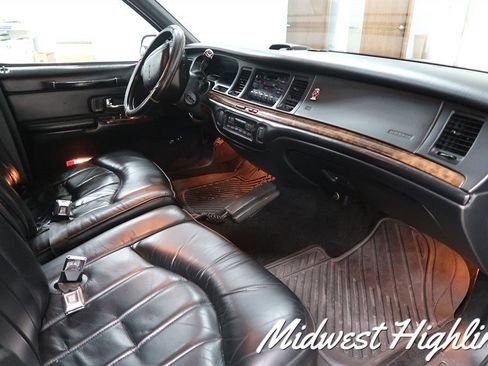 Used 1997 Lincoln Town Car Executive image 27