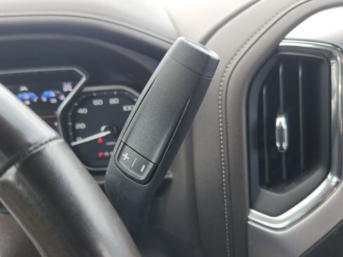 Used 2022 GMC Sierra 1500 SLT w/ Technology Package image 10