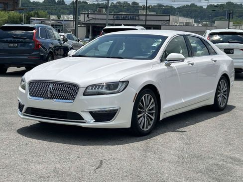 Used 2018 Lincoln MKZ Select w/ Select Plus Package FWD image 3