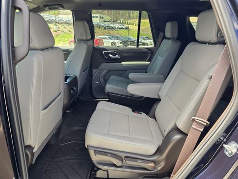 Used 2023 Chevrolet Tahoe Z71 w/ Luxury Package AWD/4WD image 12