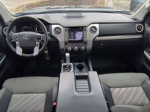 Used 2018 Toyota Tundra SR5 w/ SR5 Upgrade Package AWD/4WD image 19